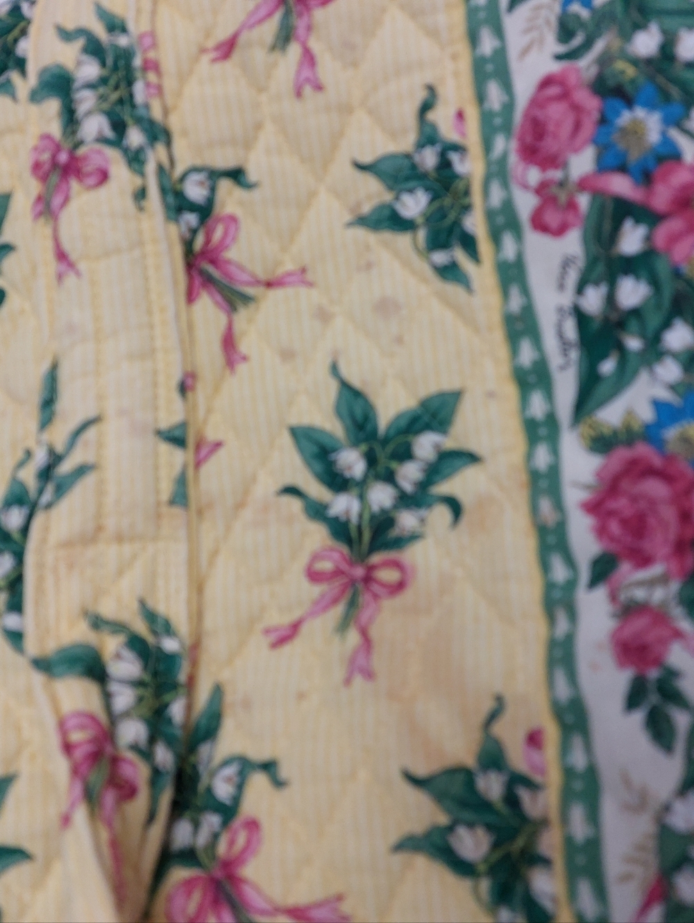 Vera Bradley XL Duffel Vintage Hope Yellow - Picture 6 of 6